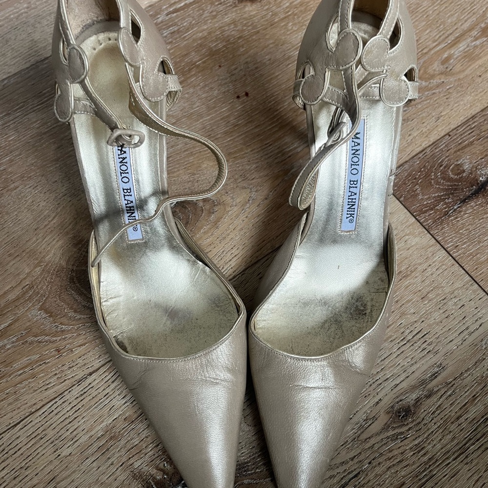 Manolo Blahnik Mary Jane Pump 38